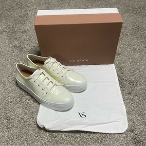 NEW Women’s Via Spiga Viola Sneakers Size 6.5